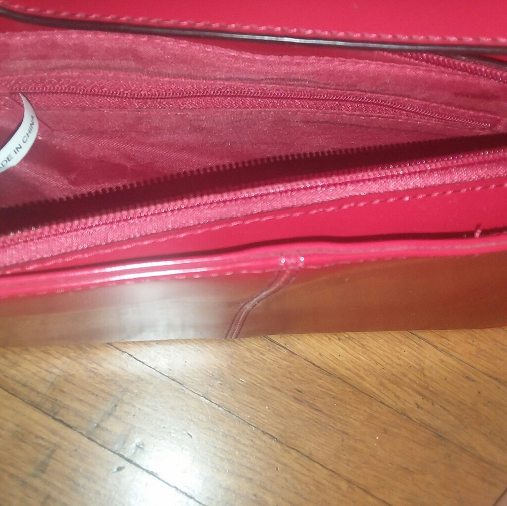 Red Purse - Picture 6 of 6